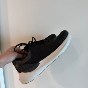 Lululemon Women’s Beyond Feel Running Shoes